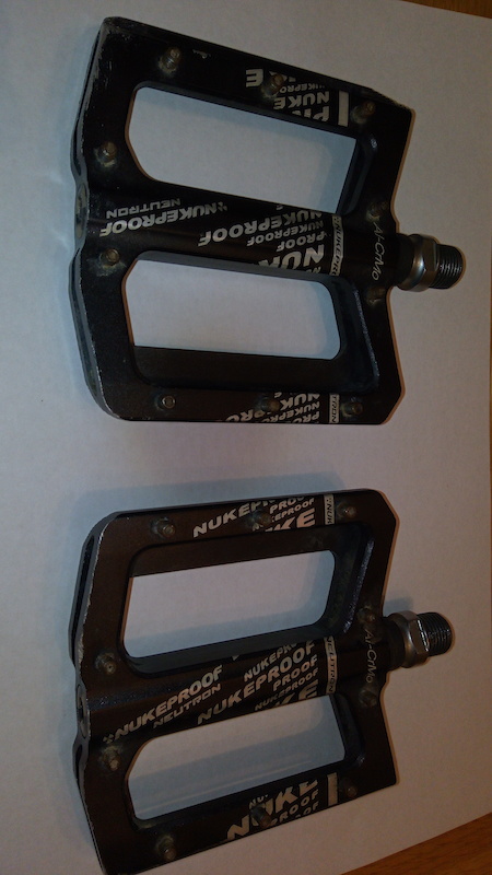 nukeproof neutron evo flat pedals