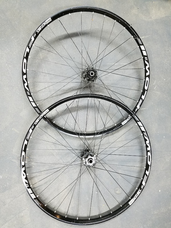 stan's notubes ztr flow ex 29 wheelset