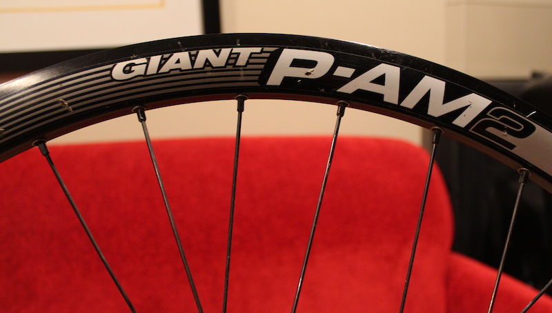 2013 -2283- Giant P-AM2 Front Wheel 26