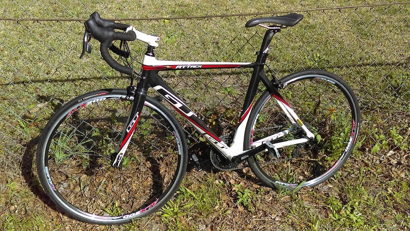 Gt attack carbon sales road bike