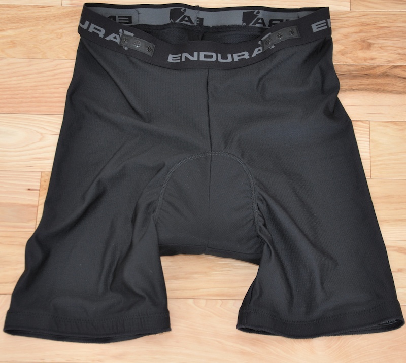 2017 Endura shorts with chamois Men Size Large