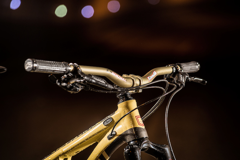 Commencal Teases a Brand New 29er Meta 