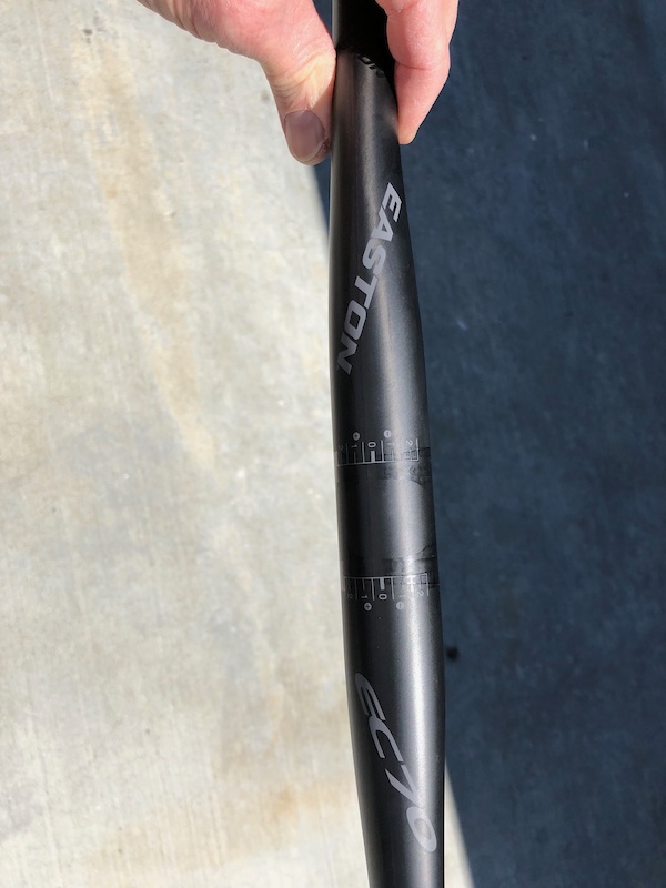 Guidon VTT/Route EASTON EC70 CARBON Flat Bar - Diamètre De Serrage 31.8mm - 135g - Occasion Démonté