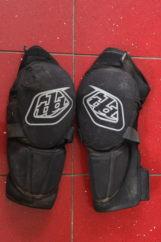 troy lee d30 knee pads