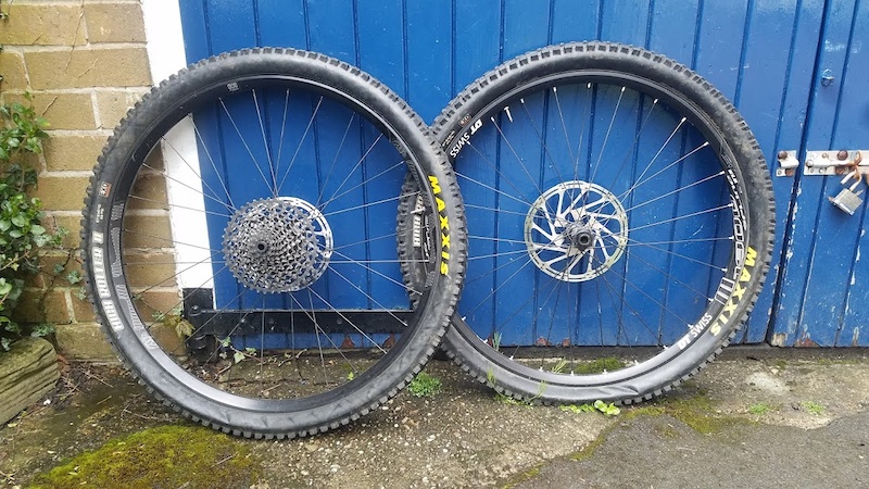 2017 E Thirteen TRS/DT Swiss Wheelset with Tyres