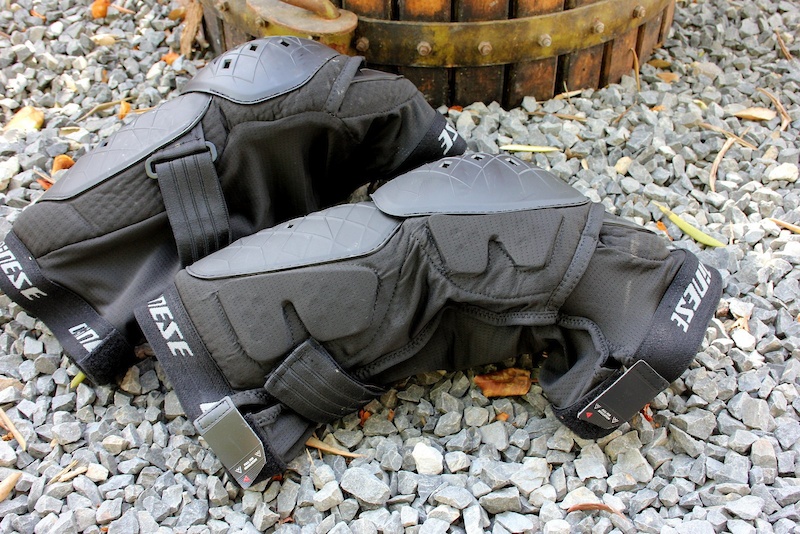 Dainese Armoform knee pads - Check Out May