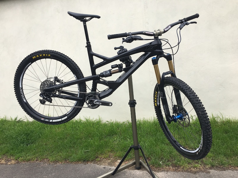 2016 yt capra cf pro race