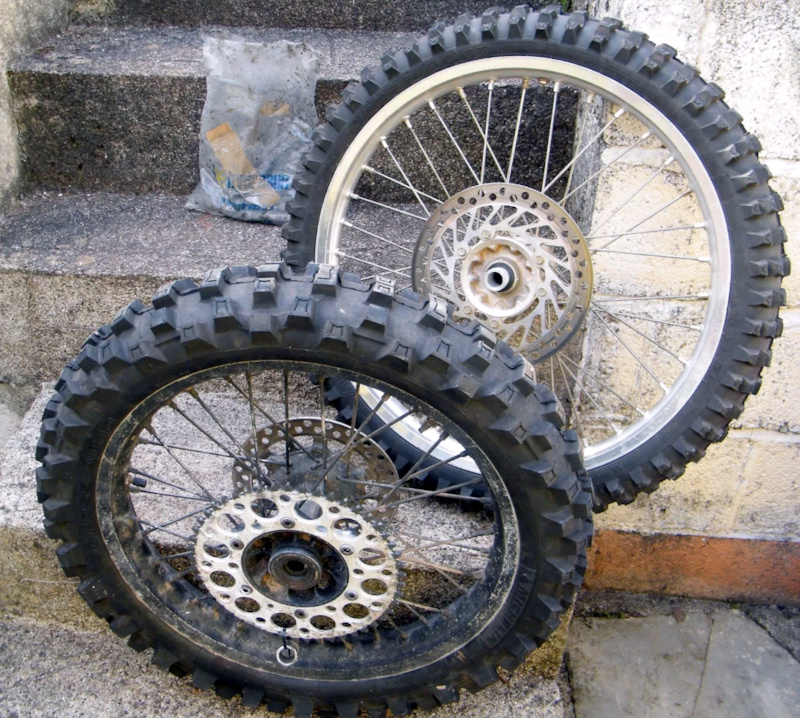 Drz400e/s wheels with new tyres For Sale