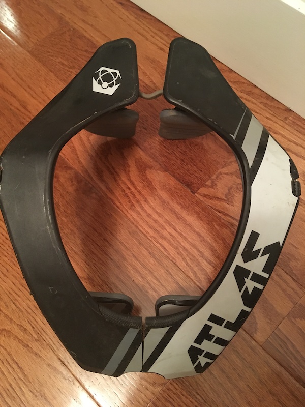 2016 Atlas Air neck brace Black Great condition! For Sale