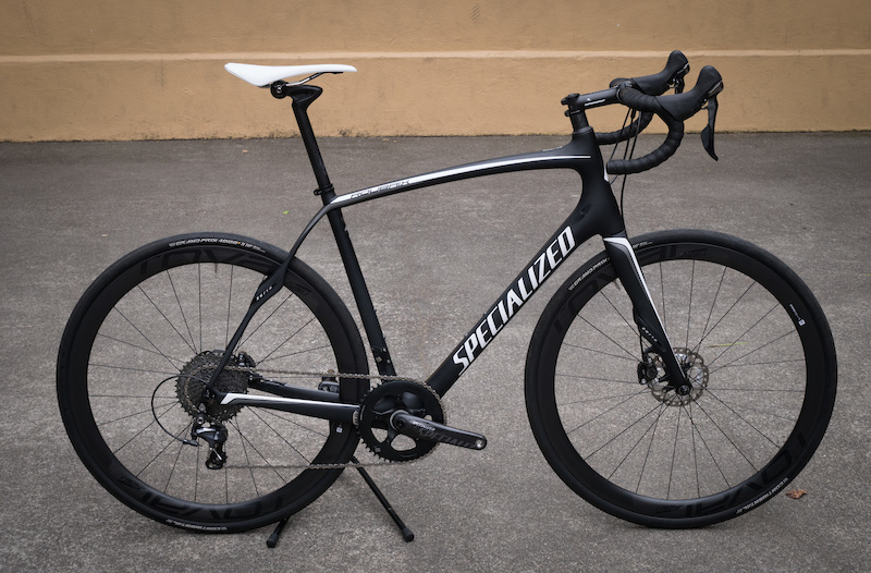 specialized roubaix sl4 carbon road bike