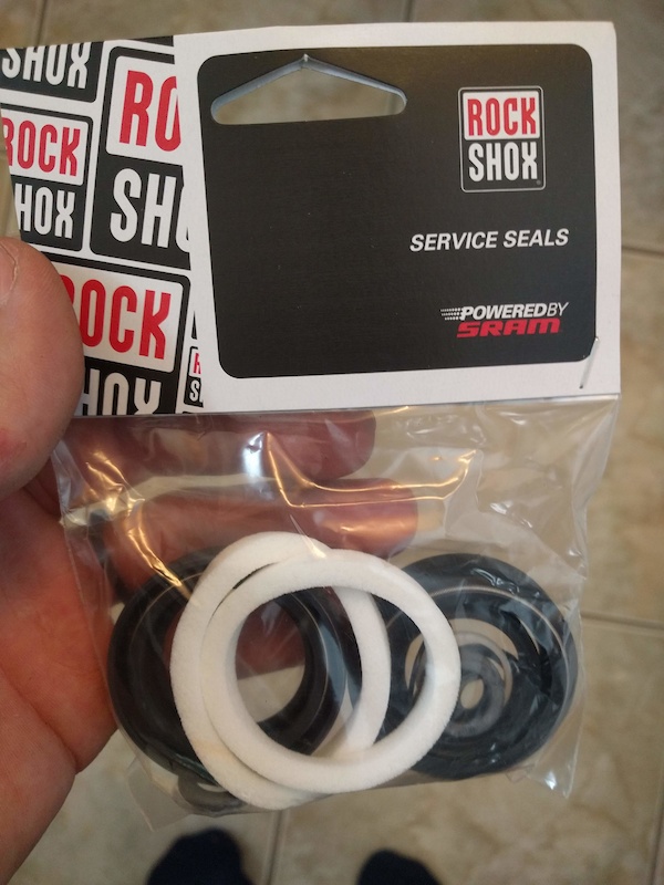 0 Rockshox Seal Kit - pike, lyrik