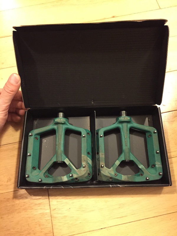 kona flat pedals