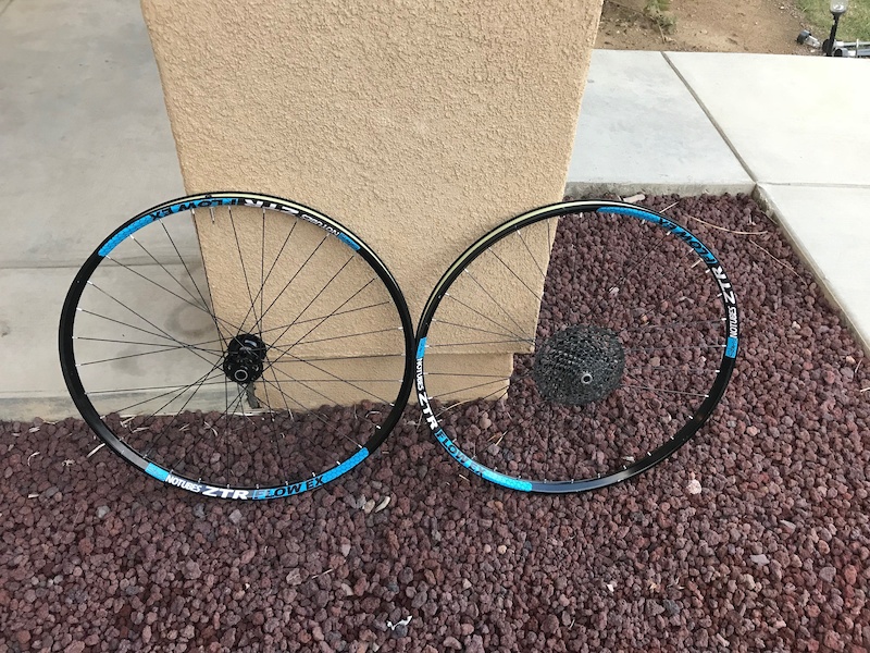 stan's notubes ztr flow ex 29 wheelset