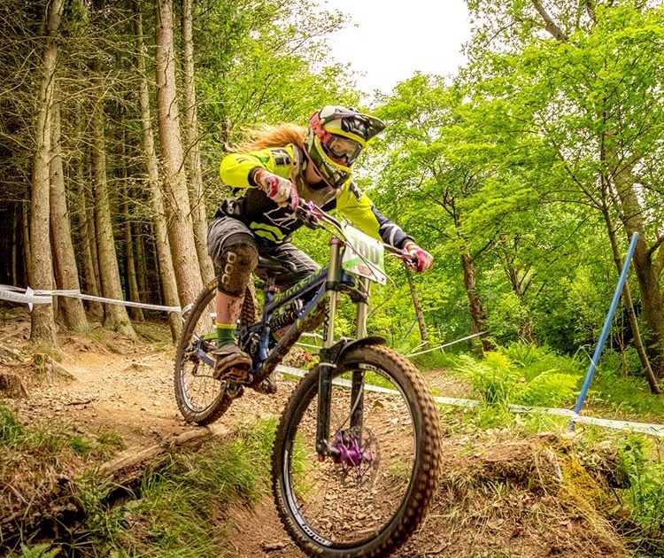 2018 Scottish Downhill Association (SDA) Round 3 Innerleithen, Elena Melton on way to 2nd place for Female Riders Race Team.