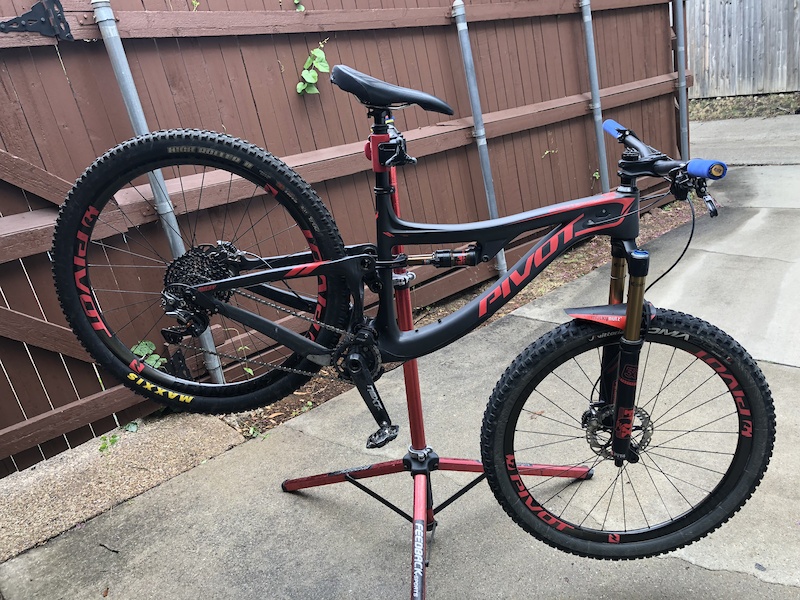 pivot reynolds carbon wheels