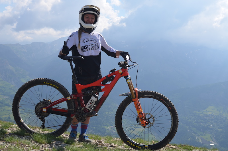 Julie Duvert ready to tackle the weekend on her Ibis Mojo