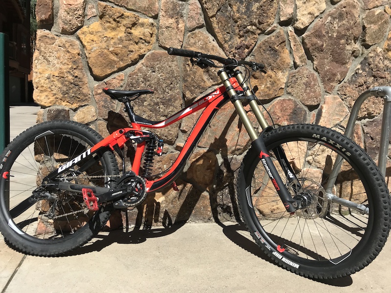 2018 Giant Glory 2 downhill bikes for 