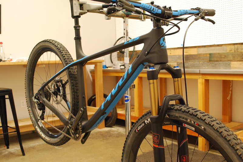 pivot reynolds carbon wheels