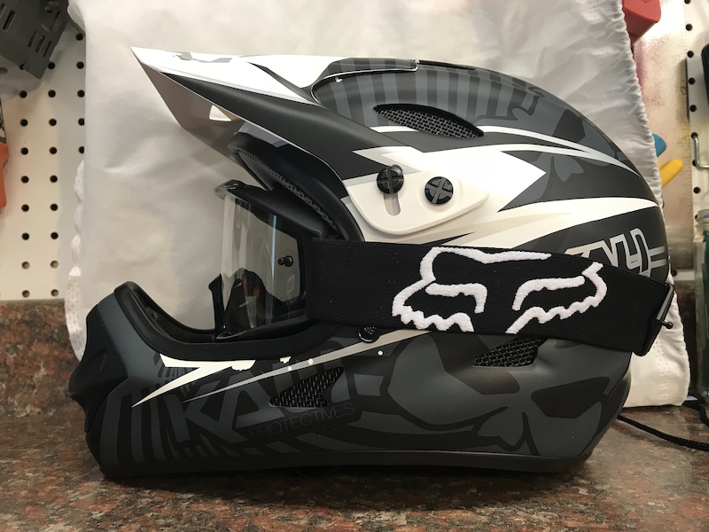 Kali Savara Masquerade Lg Helmet w/ Fox Goggles For Sale