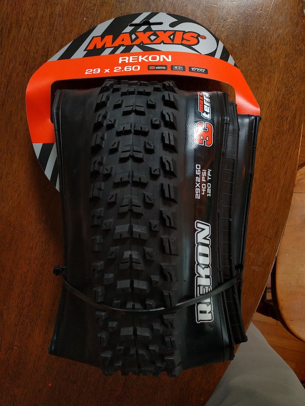 maxxis rekon tan