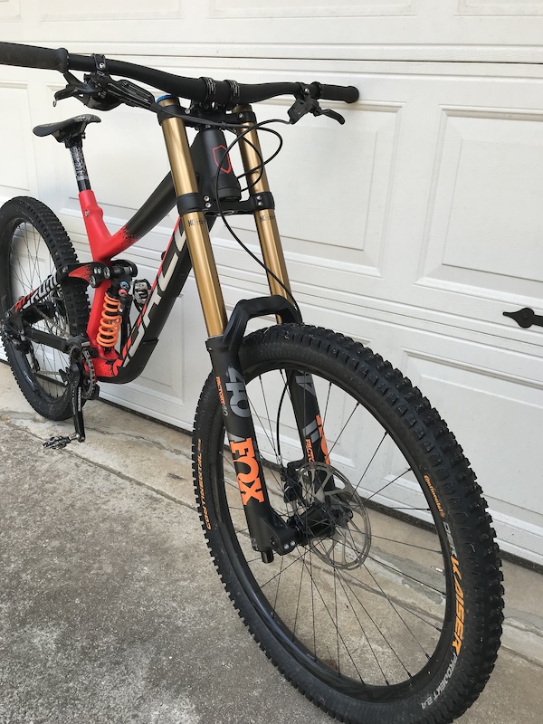 Fox 40 rc2 - dh - descente - Vélos