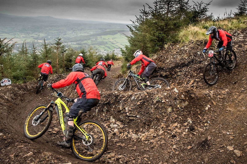 Af Gud adgang kompensation The 2018 Red Bull Foxhunt Sells Out in Under Two Hours - Pinkbike