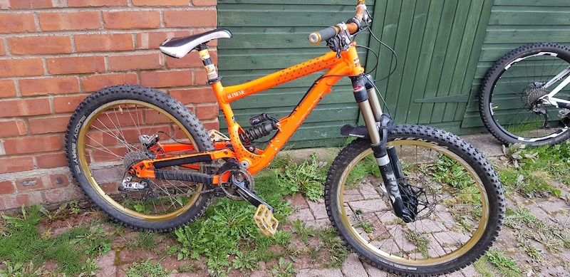 commencal supreme 2009