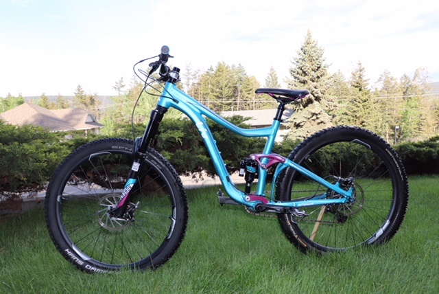 2016 liv intrigue sx