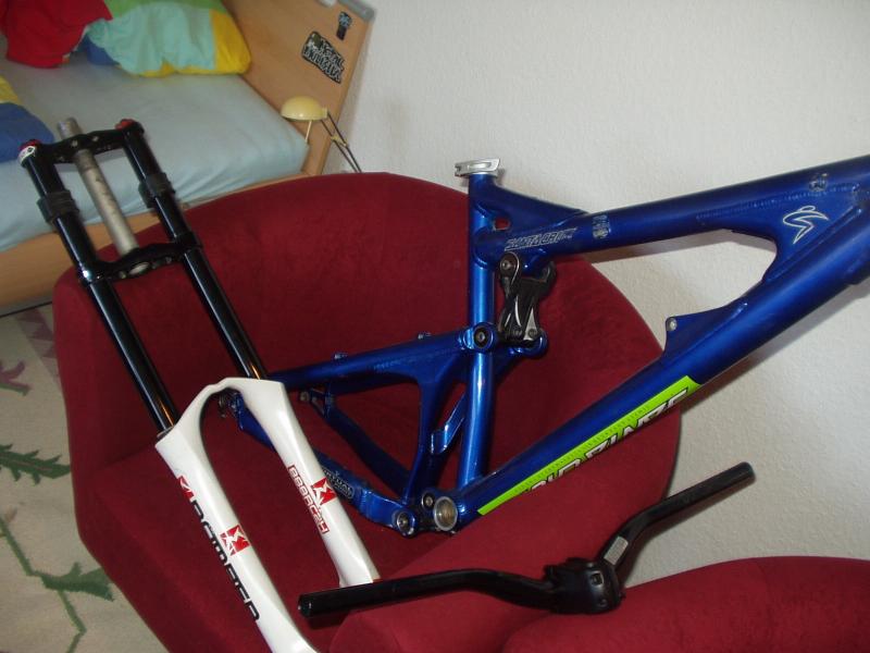 Frame and Fork are damaged no use!!