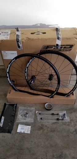 fsa 650b gravel wheelset