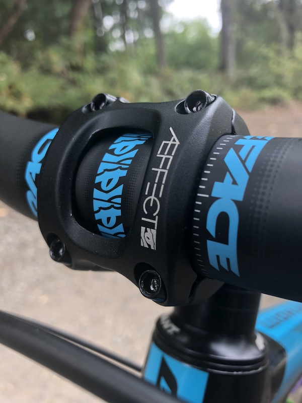 2018 Race Face Next 35 carbon handlebar and stem combo For Sale