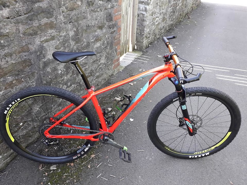 Specialized Fuse 27.5+. But today thinking of old school xc, that's if you are old like the Seadevil lol. So....off with the 27.5s with 3in Ground Control tyres, and on with fresh 29ers. New Syncros XR 2.0 wheelset with Maxxis Aspen 2.25 tyres, flat Loaded AMX downhill gold bars cut to 760, 33mm lock on ESi copys (can't tell much difference) BBB bar ends with 90psi in 100mm forks. Pretty light also as I took the dropper off replaced with a Thomson, 45mm stem pretty quick and a Specialized Henge saddle ain't that bad. Nukeproof pedals big flat square and grippy, but a touch of sideplay, may go back to DMR v8's. So far, feels much lighter and flighty than standard setup with dropper. May go tubeless tomorrow with Kev the guru and main henchman at his mancave. Fully heli taped in places you can't see...I wonder what a 2.0 up front and 1.9 on the rear would feel like? Now my head spinning out back into the 80s I feel lol. This is probably the lightest setup I'd go bike wise before a fixie again (don't tell Kev though) based on my body weight. Hope these wheels can hold me. Will let you know soon enough.