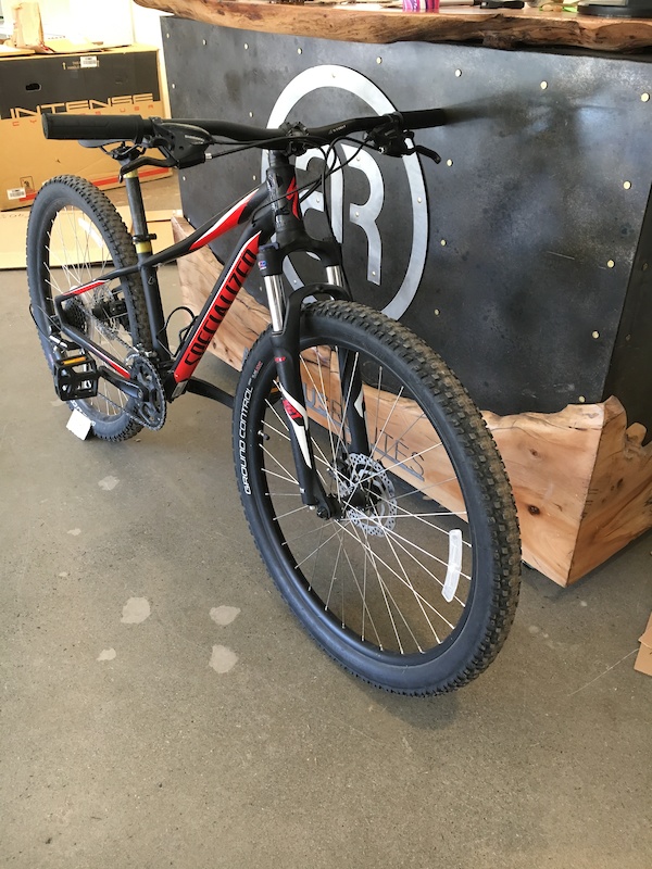 2018 specialized pitch sport