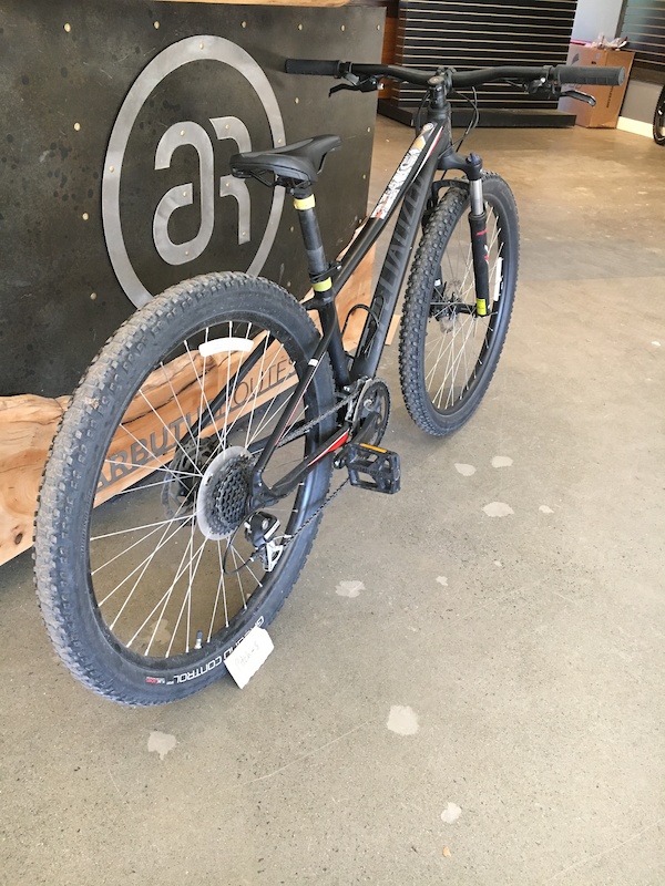 2018 specialized pitch sport