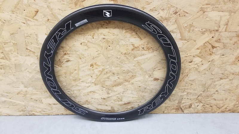 reynolds strike carbon clincher