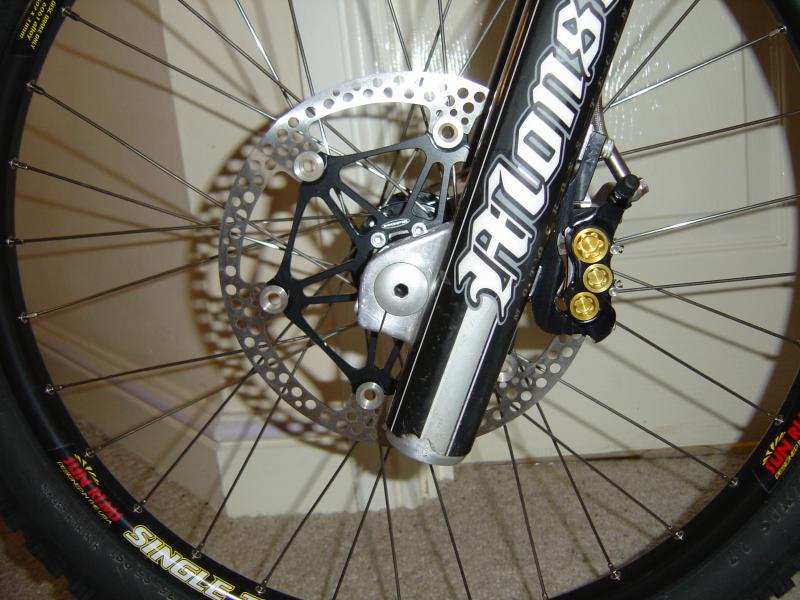 First Look: Hope EVO V6Ti Brakes - Six Pistons Are Back - Pinkbike