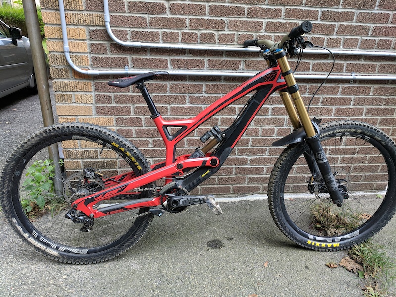 2016 YT Tues CF Pro Great Condition For Sale