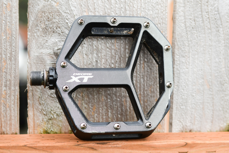 xt m8040 flat pedals