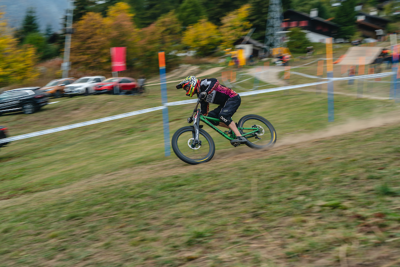 Heading for the finishline at the final round of the IXS DH cup in Bellwald / 
pic by the one and only @ryandownesphoto