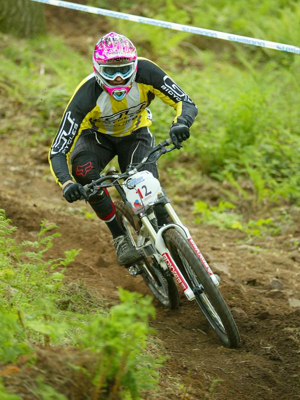 team gt elite rider dan critchlow in practise at the ae nps 2007.