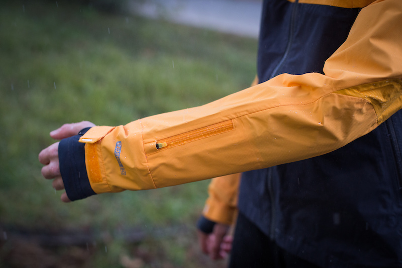 Alpha Cycle Gear Rain Suit for Men & Women Jackets Pant Gear Reflective Rainsuit Waterproof GREEN, LARGE 