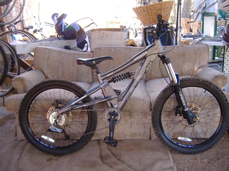 Iron horse anzer hotsell peak 24 bike