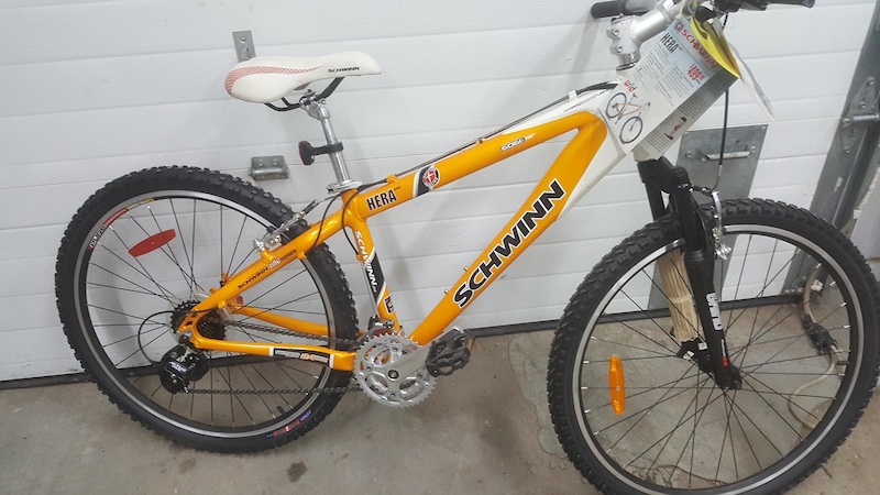 schwinn hera mountain bike