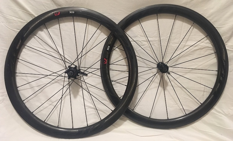 zipp 303 carbon clincher