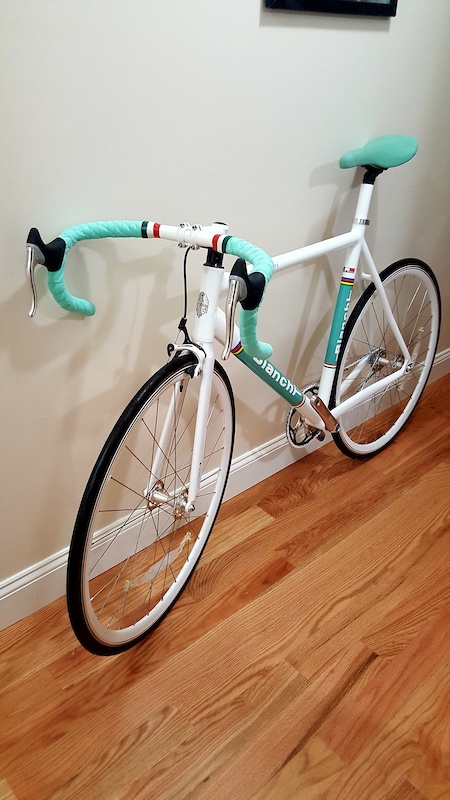 2014 Bianchi PISTA SEI GIORNI in brand new condition ridden once on a indoor track, not a scratch period! Purchased 12/2018 from a fellow riders estate after he passed away riding his mountain bike. God rest his soul
