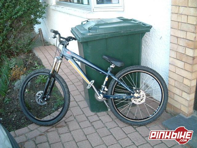 my 2003 norco 125 with my brand new halo SAS and maxis high roler 2.5 rear tyre.it has hayes disks, DJ3's, alex mx22 front rim,axiom 3 peice cranks, axiom bars and axiom dirt sadle.bars stem and disks due to b replaced soon!