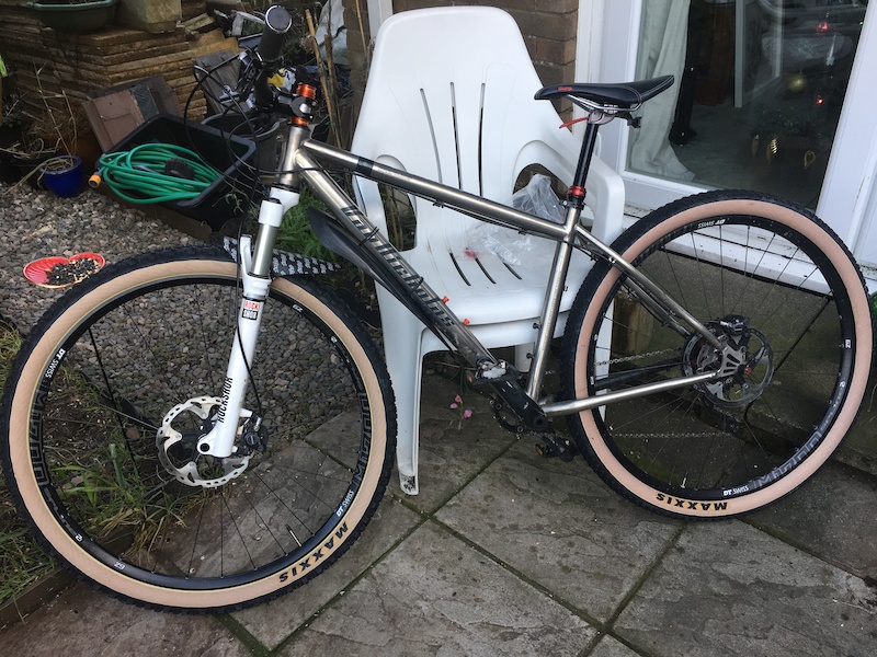 Finally upgraded the forks to 100mm travel Rock Shox Reba RLs. Which is what the frame is designed for.

Also put on front 2.4” Maxxis Ardent and rear 2.2” Maxxis Ikon with Amber wall of course. Went for that sweet retro look! Just a few minor bits to change and upgrade as I go along and she’l be perfect for my needs. ✌????