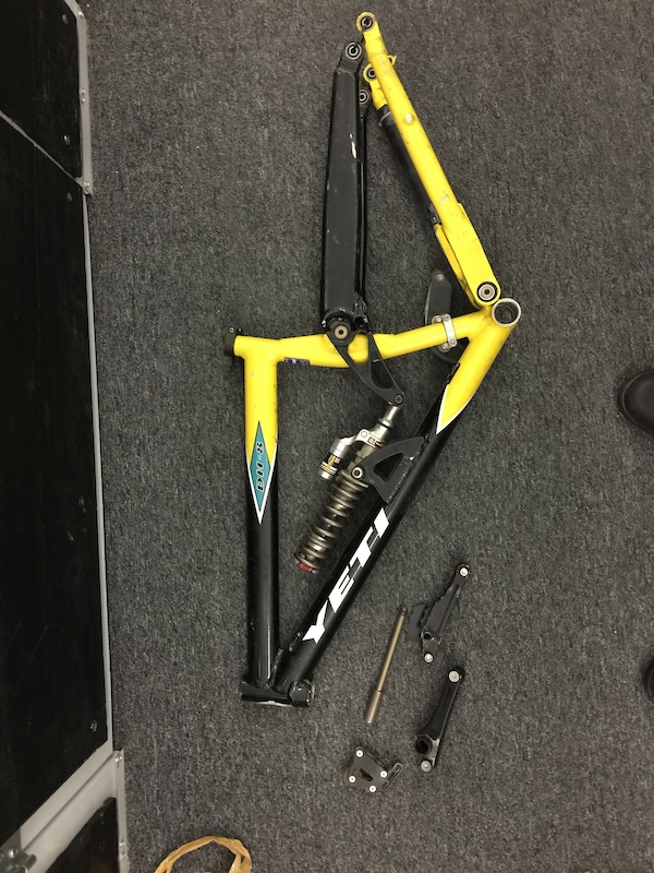 Yeti DH8 downhill frame or best offer For Sale