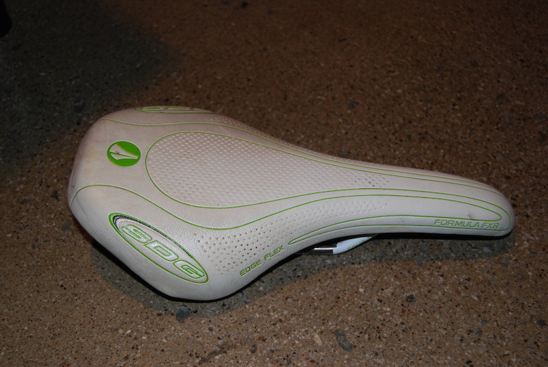 sdg yt saddle