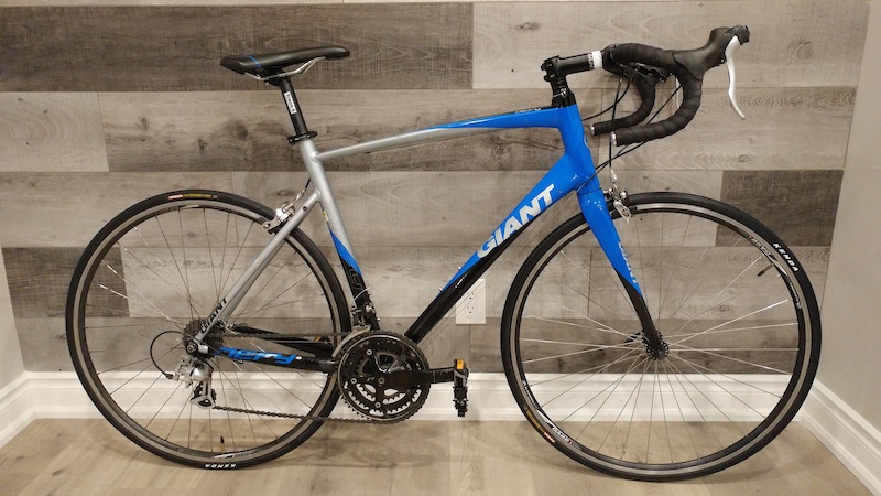 2009 GIANT Defy 3 Road Bike – Size L For Sale